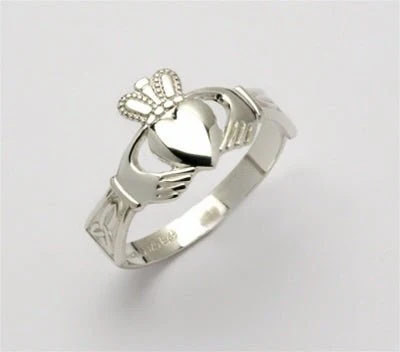 Retired Ladies Silver Claddagh Ring LSF-R115